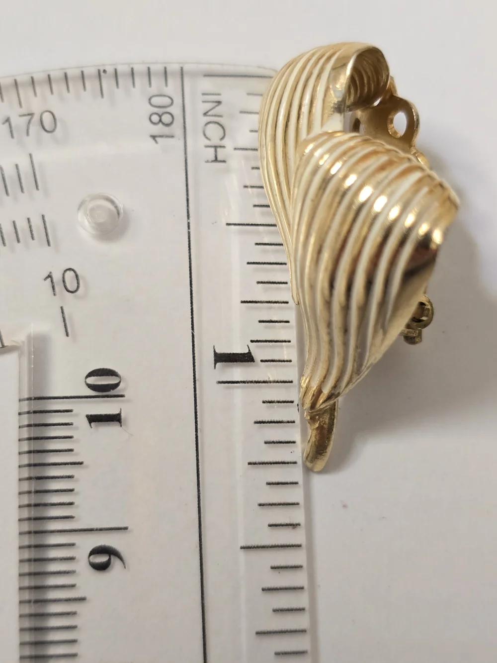 Vintagr Kramer Gold-Tone Leaf Clip-On Earrings